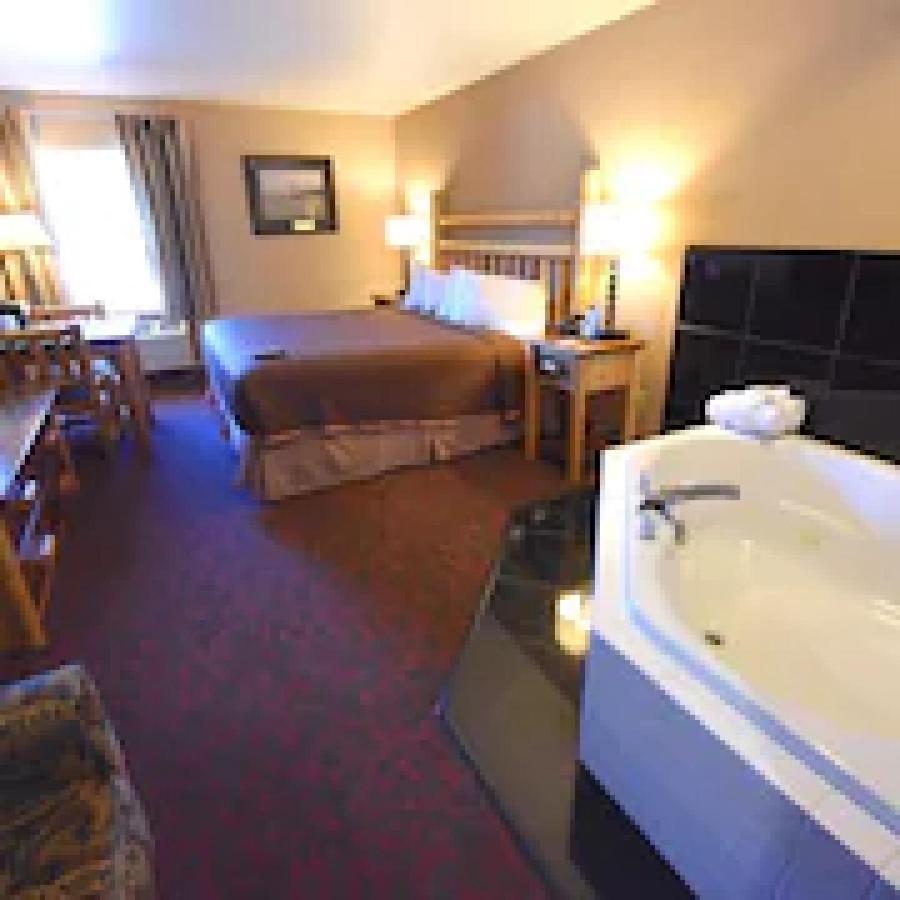 Bridge Vista Beach Hotel And Convention Center Mackinaw City Exterior photo